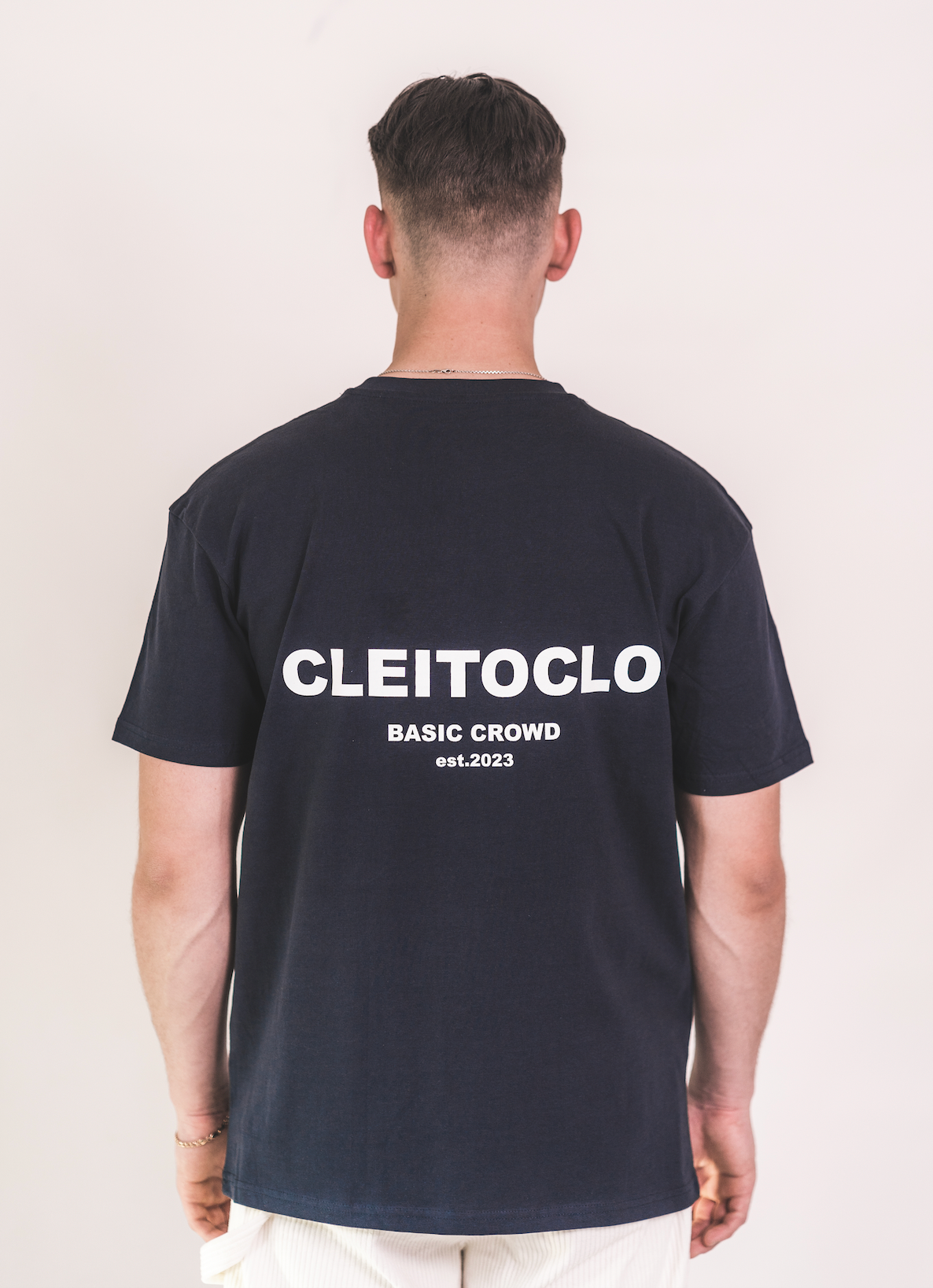 BASIC CROWD Tee