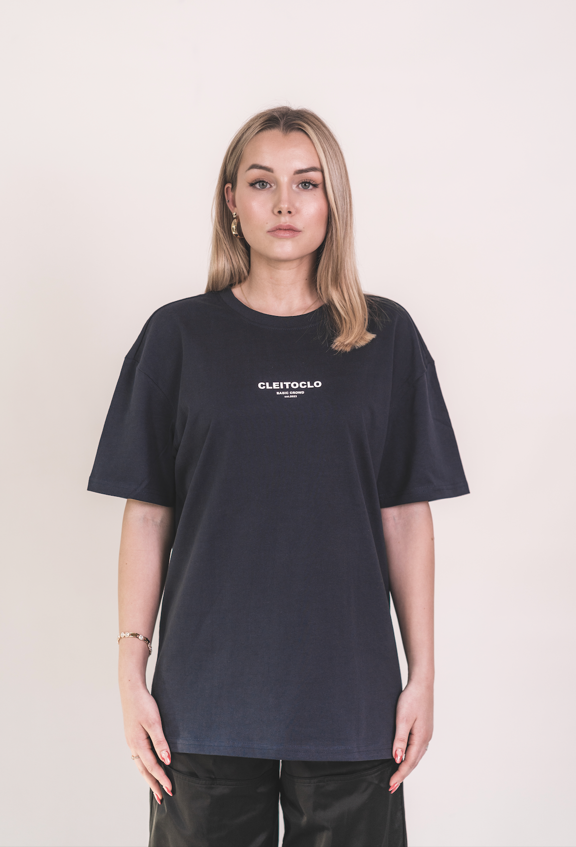 BASIC CROWD Tee